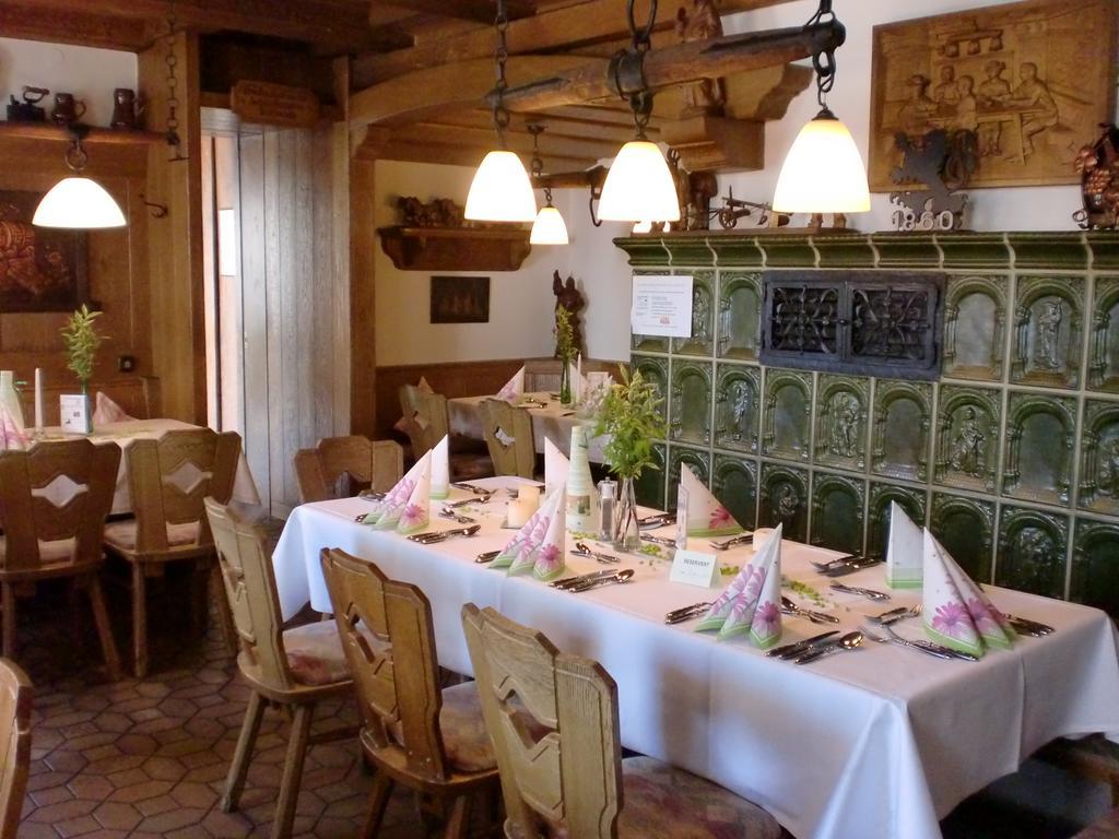 Hotel & Gaestehaus Krone Geiselwind Ngoại thất bức ảnh