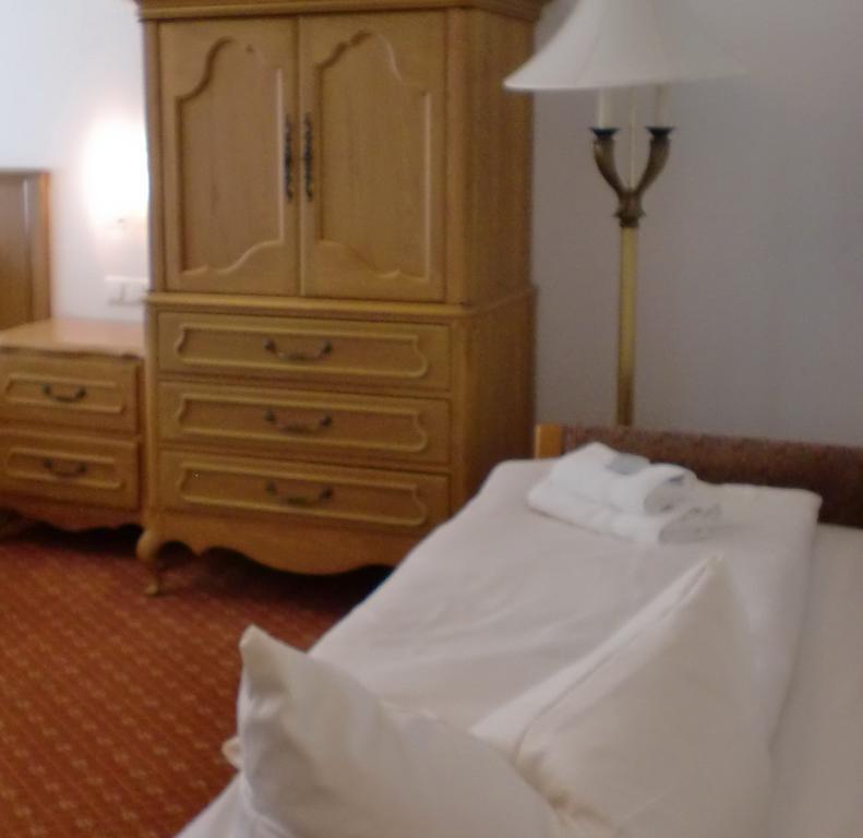 Hotel & Gaestehaus Krone Geiselwind Phòng bức ảnh